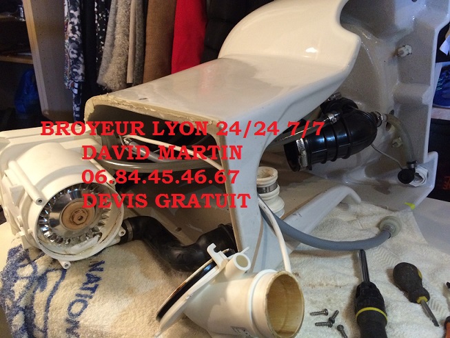 plombier urgence dépannage WC broyeur Lyon 1, Lyon 2, , Lyon 3, Lyon 4, Lyon 5, Lyon 6, Lyon 7, Lyon 8, Lyon 9, Villeurbanne